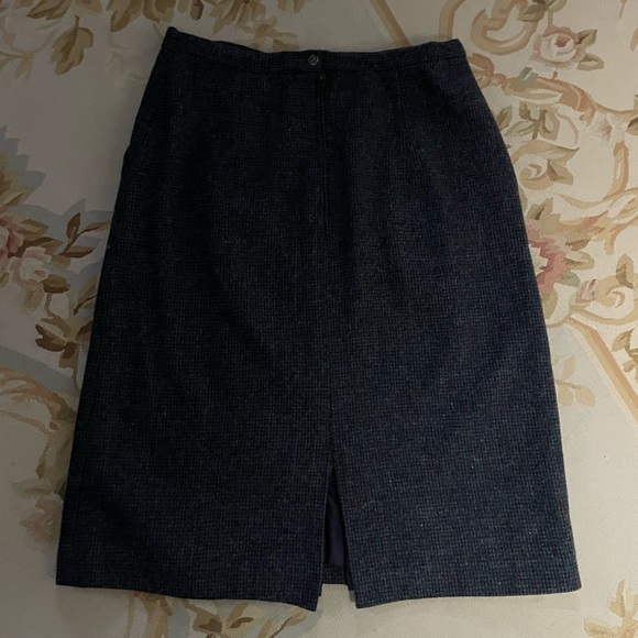 Gorgeous vintage wool skirt, size 16 1/2 beautiful tweed gray - Picture 3 of 9